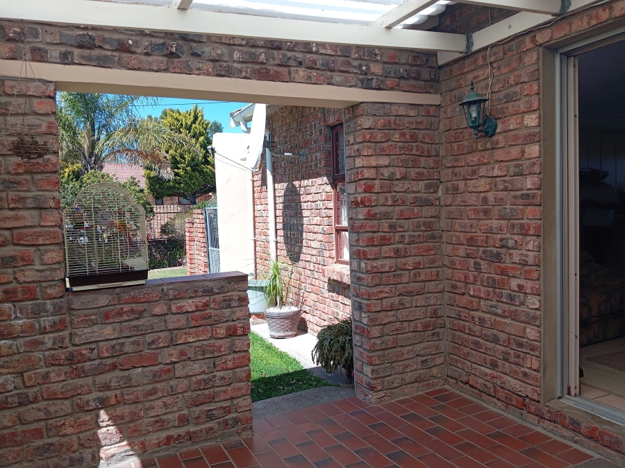 3 Bedroom Property for Sale in Strelitzia Park Eastern Cape